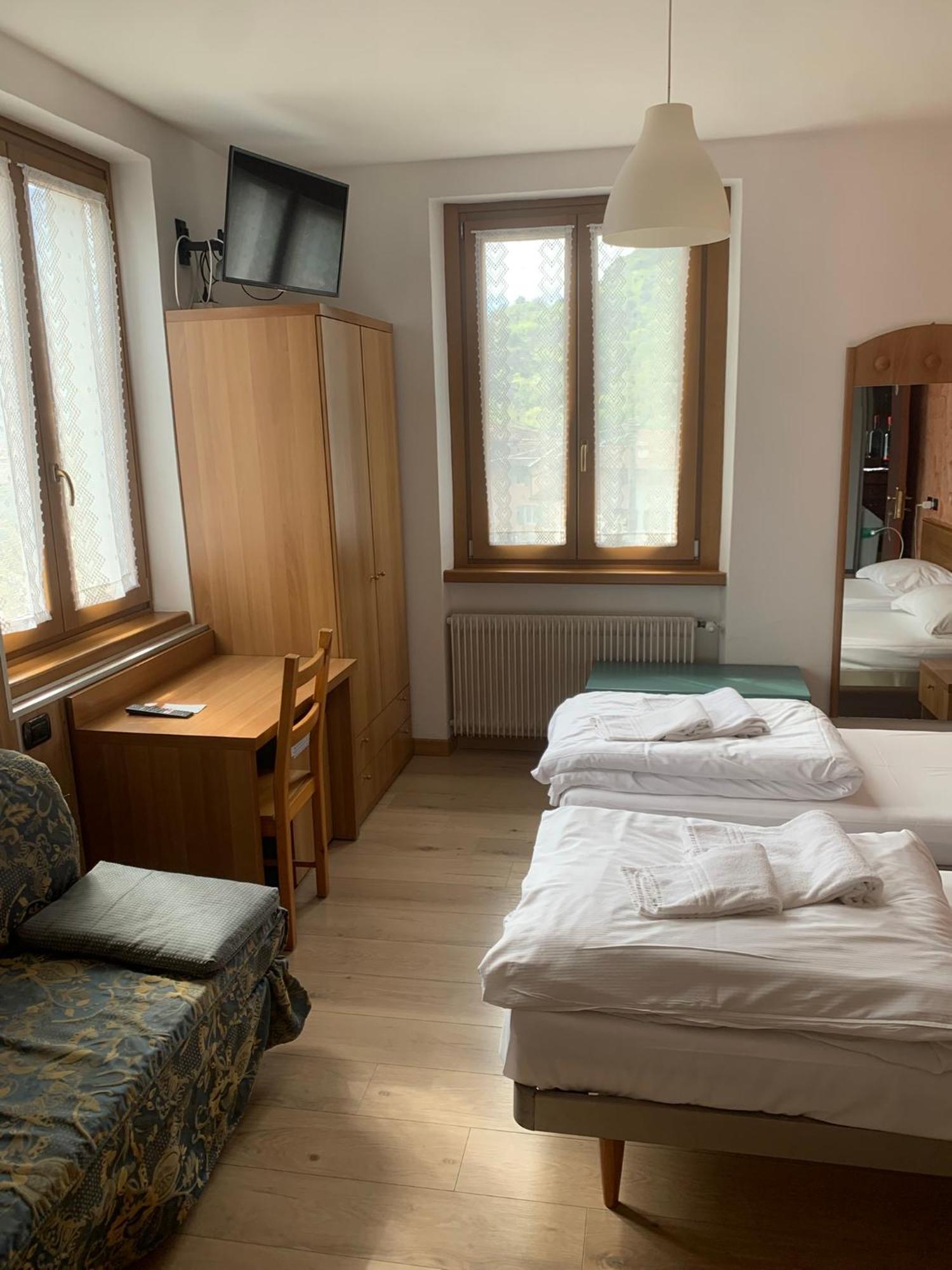 Hotel Garni Delle Rose Ceniga Екстериор снимка
