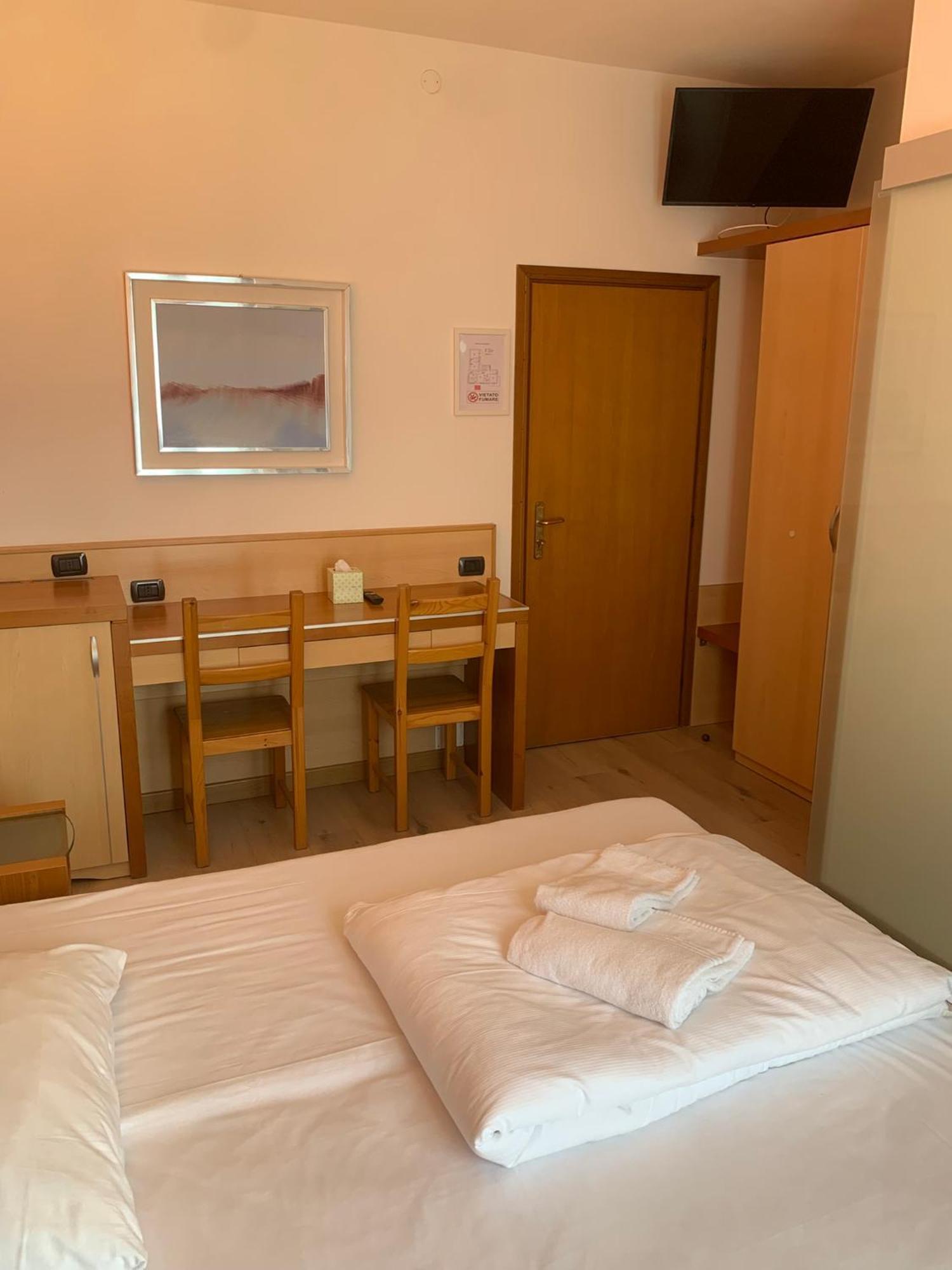 Hotel Garni Delle Rose Ceniga Екстериор снимка